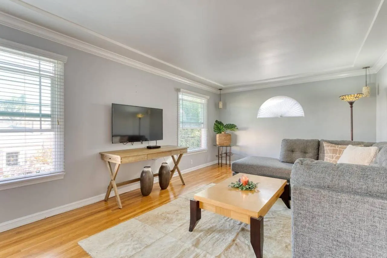 New Belmont Shore Retreat With Free Parking Walk To Beaches Long Beach 0*,  United States