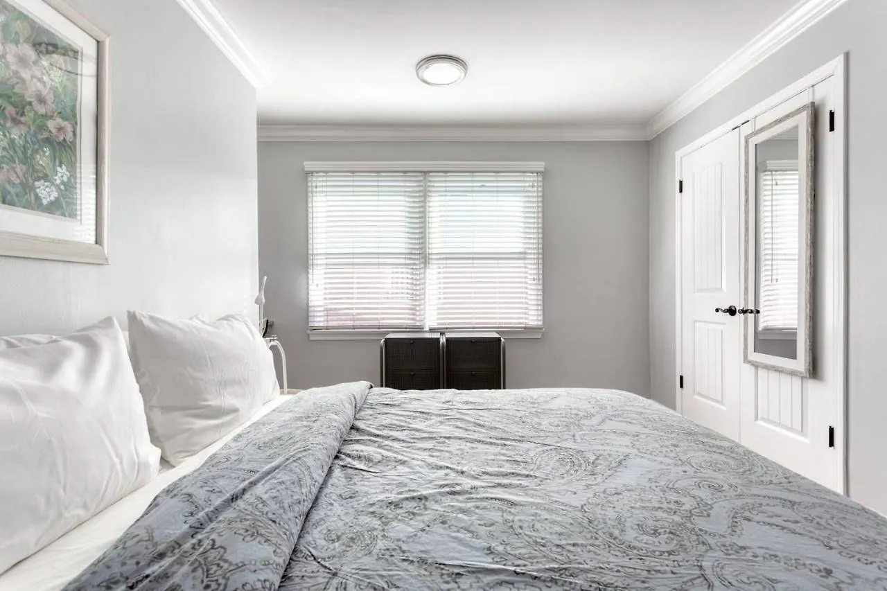 New Belmont Shore Retreat With Free Parking Walk To Beaches Long Beach