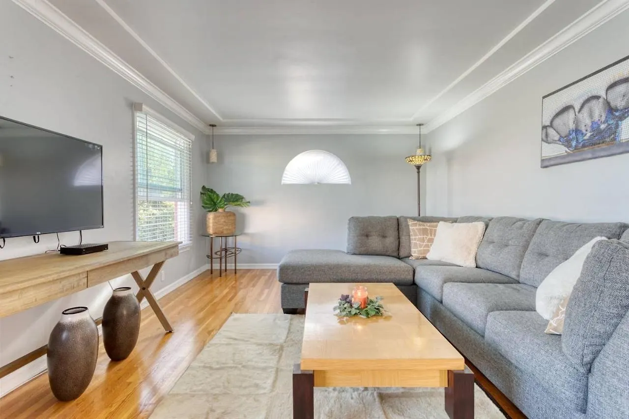 New Belmont Shore Retreat With Free Parking Walk To Beaches Long Beach United States