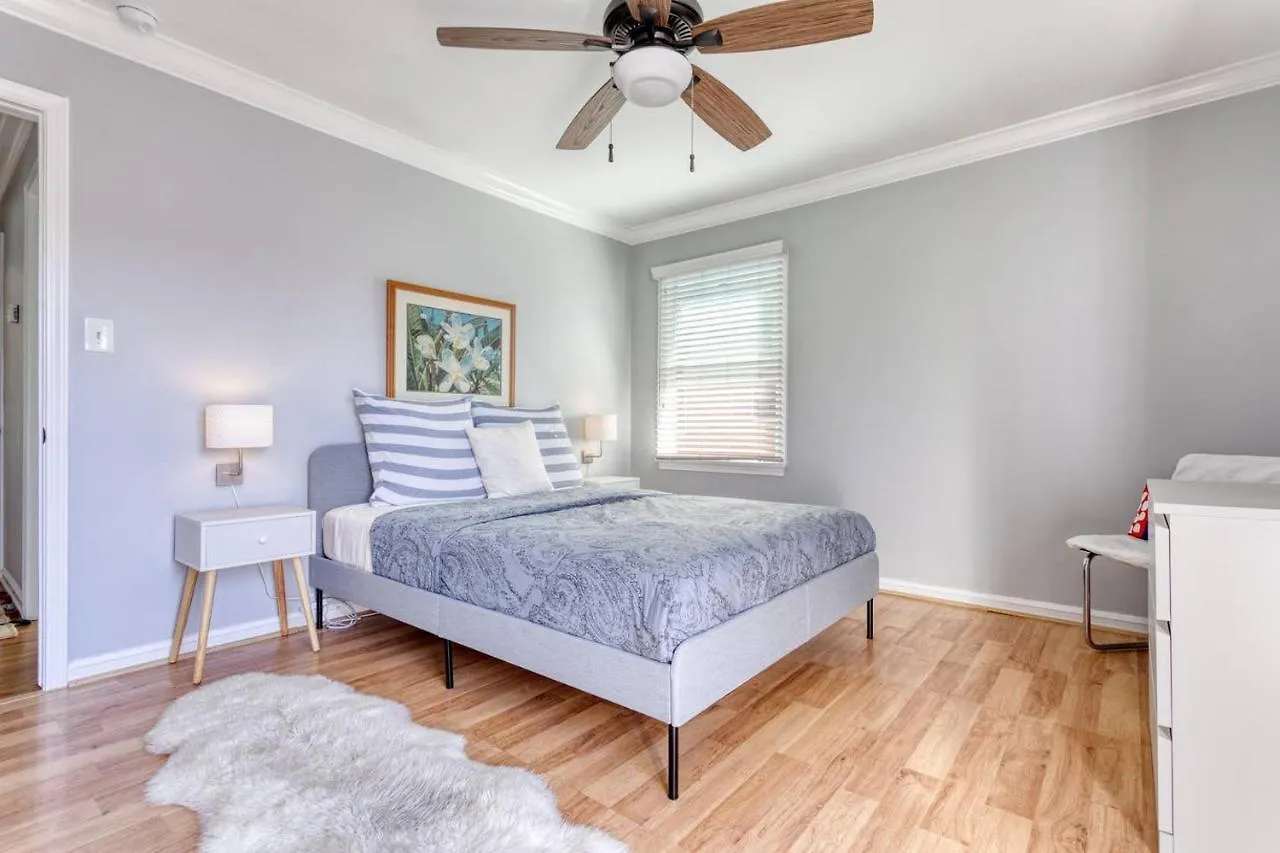 New Belmont Shore Retreat With Free Parking Walk To Beaches Long Beach
